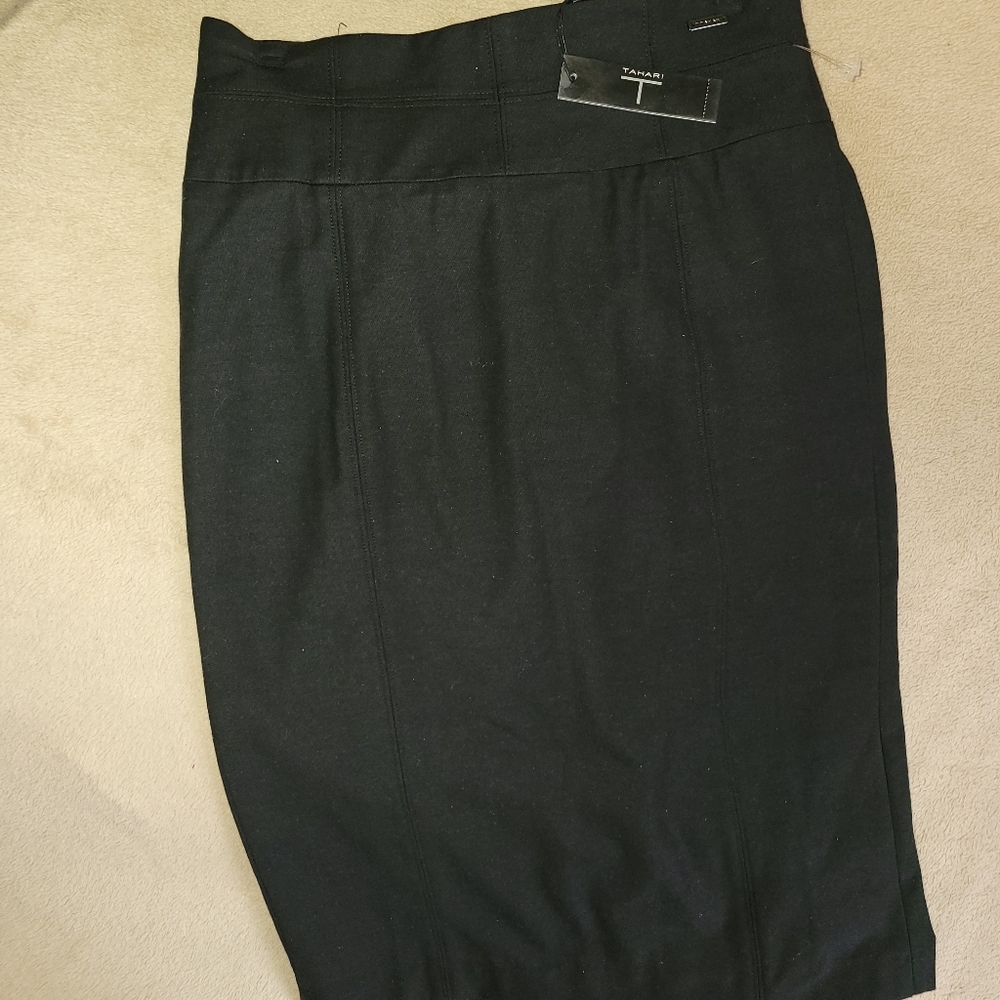 Black Tahari Size 4 Skirt